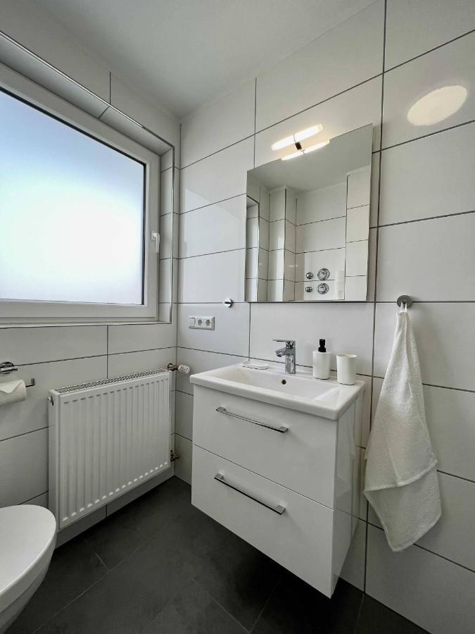 Nujen- Und Zuffenhausen Apartment